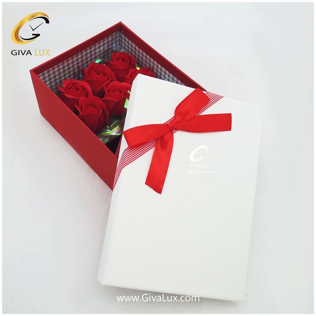 جعبه کادویی و گل معطر 